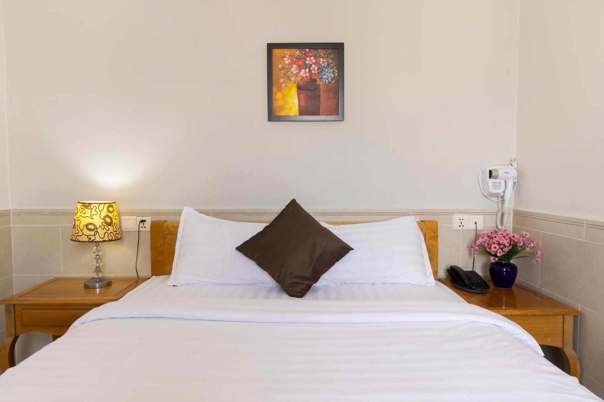 Hotel California Ho Chi Minh City